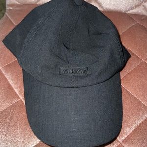 Black Lululemon hat